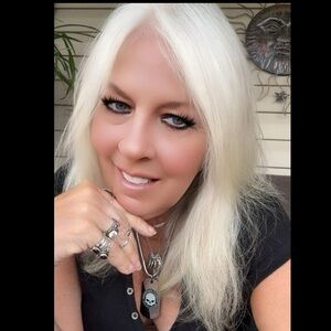 Meet your Posher, Lori